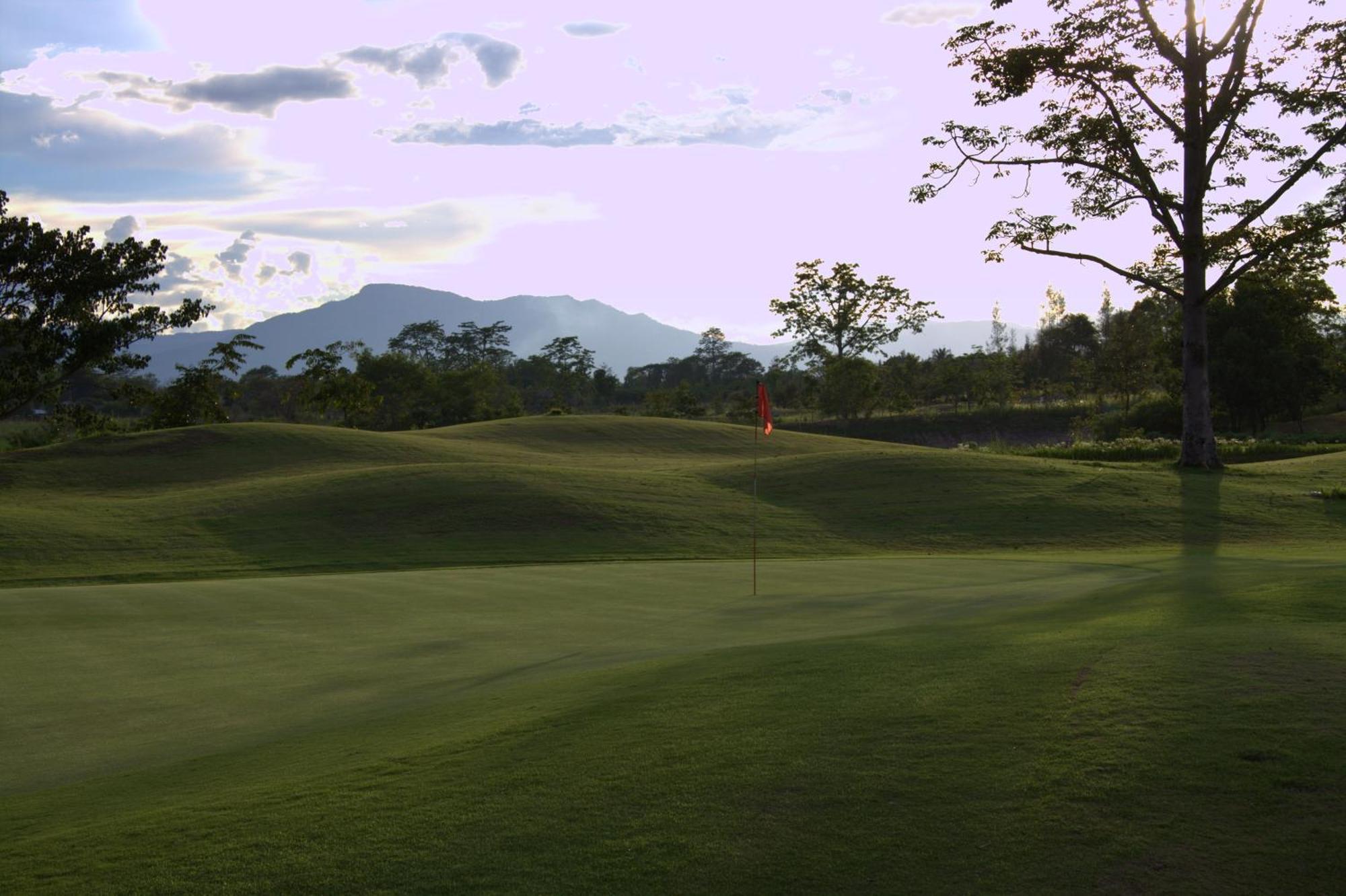 Mae Jo Golf Resort & Spa Ban Ban San Sai Dış mekan fotoğraf